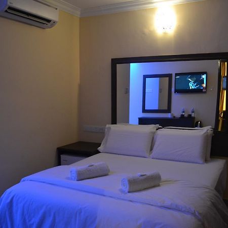 City Times Inn Seri Kembangan Buitenkant foto