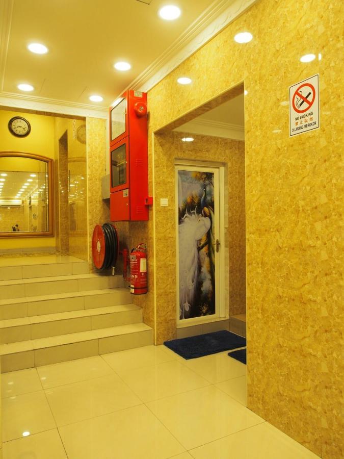 City Times Inn Seri Kembangan Buitenkant foto
